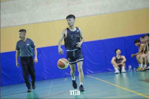 提供籃球歌服務的專家穎翔