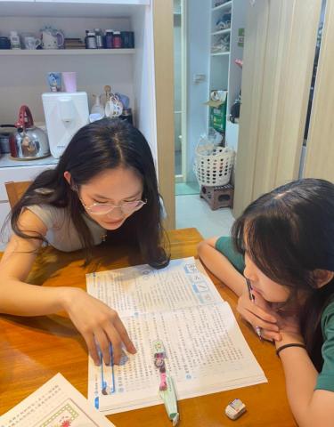 yungching Chen - 曾擔任國小課後功課輔導 提供全科解題與陪伴！也會分享優良英文讀物一起共讀～