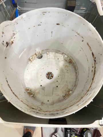 捷芯專業清潔 - 洗衣機（外桶清洗前）