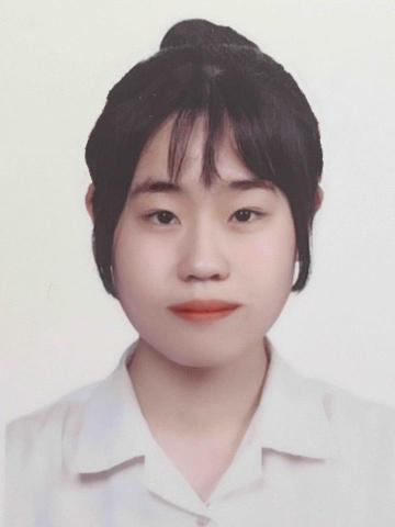 簡可佳 - 證件照