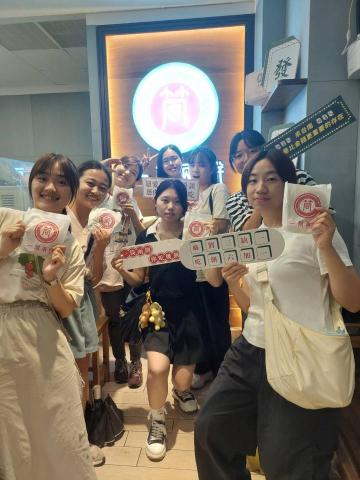 Wei Hsin Hsu - 這是9/7來幫忙成大生涯探索社擔任隊輔，那天跟大學生們一起互動很開心