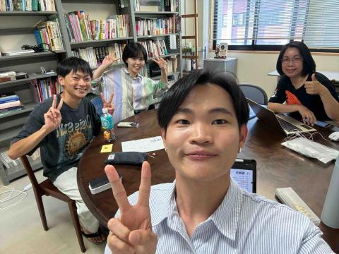 吳榮俊 - 教中文