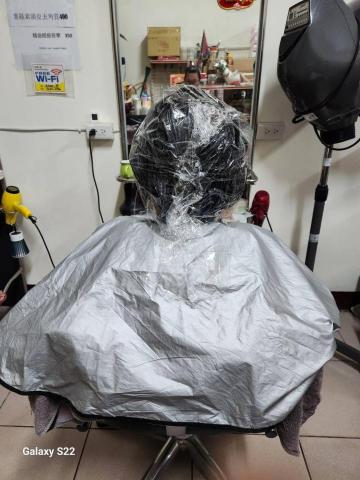 弘成佰元剪髮 - 