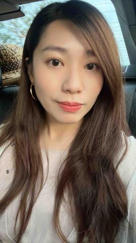 提供高中化學服務的專家吳佳諭