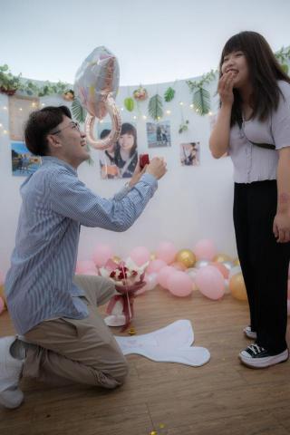 常溫特調工作室 - 求婚紀錄
包含求婚規劃、場地佈置、攝影紀錄