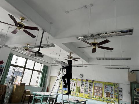 晨禾工程行 - 更換學校教室燈具