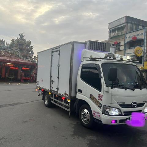 提供短髮燙髮尾服務的專家陳致成