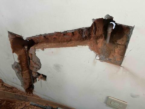 曾郁文 - 水管堵塞、改管、修繕