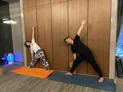 Chin.yoga - 私人一對二 - 銀髮族教學 Chin.yoga - 私人一對二 - 銀髮族教學