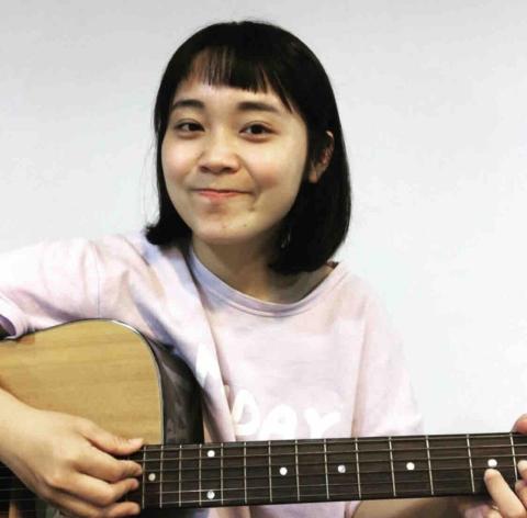 流行鋼琴Sara老師（莎拉） - 自彈自唱