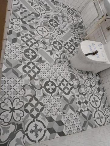 大新工程行 - 貼磁磚