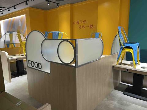 鴻鼎實業社 - 知名火鍋店造型鐵件