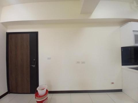 秝研油漆 防水工程 - 新竹縣竹北市，社區：蔚藍雅築，全室虹牌乳膠漆（百合白）不含天花板+除霉+防水+浴室矽立康，施工前