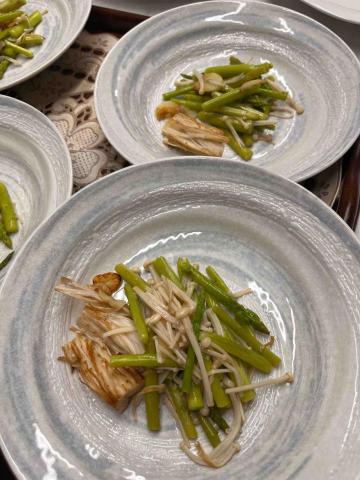 Jade’s kicthen（潔德作菜） - 蘆筍炒金針