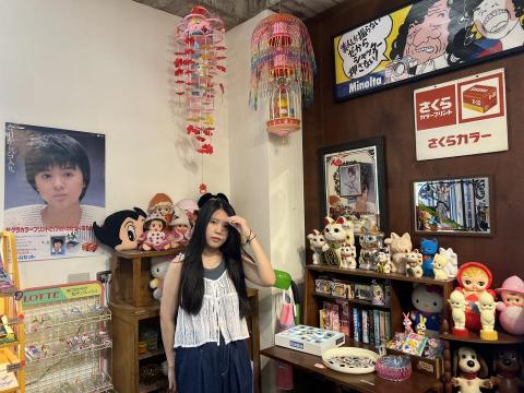 周芷瑜 - 喜歡出去玩！是個外向的人，能夠和學生相處的來～