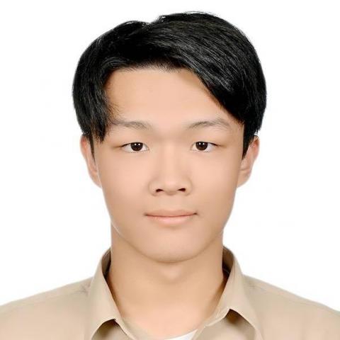 提供高中物理服務的專家周家駿