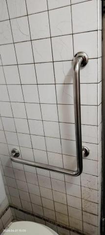 育智居家水電裝修 - 客戶安裝衛浴扶手