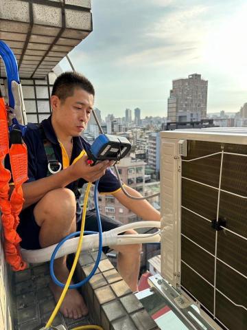 凱旭企業社 - 高空施工