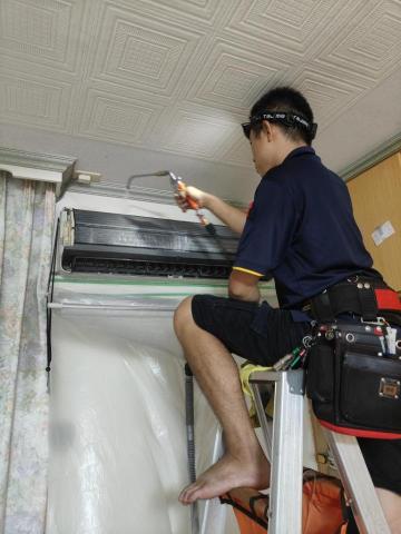 凱旭企業社 - 專業洗冷氣，客人說沒看過洗那麼細心的