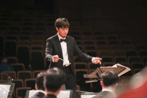 李倖安 - 高中時期，我擔任過台東高中管樂團的學生指揮，因此在音樂的詮釋以及教學上有一定的經驗。
