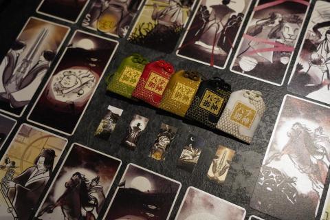 廖瑋琳/螺旋梯心理諮商所 - 自行設計八字卡片及御守