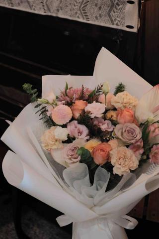 繁華予槿商行 - 客製化橘暖色調花束 繁華予槿商行 - 客製化橘暖色調花束