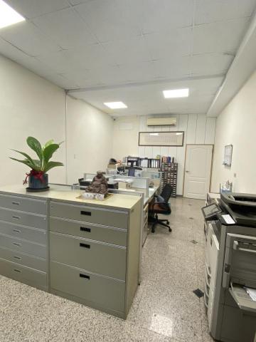 頂壹稅務記帳士事務所 - 2024年07月遷移新辦公室，俐落舒適的環境給員工愉快的工作心情，給客戶煥然一新的專業服務。