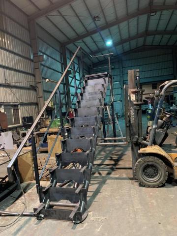 兆睿科技有限公司 - 客製樓梯