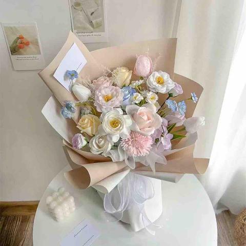 Lynn Lab - 永生花束