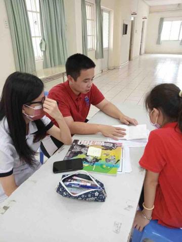 鍾承佑 - 當任胡志明市台灣學校第一屆教育服務英文組總召