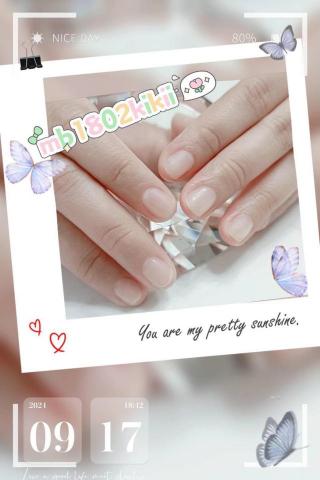 藝術美甲美學 - 長照妹妹，簡約乾淨