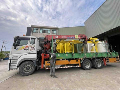 晨鶴吊車起重工程行 -  晨鶴吊車起重工程行 -