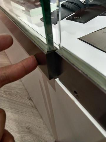 清文有限公司 - 展示櫃維修