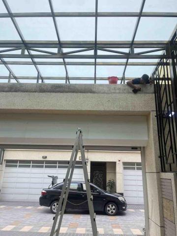 慈恩專業清潔 - 慈恩專業清潔

案場說明：抿石去污清潔

?服務地區：?高雄

✅服務項目：
1️⃣居家清潔（長期定點清潔）
2️⃣分租清潔
3️⃣退租清潔
4️⃣交屋清潔
5️⃣空屋清潔
6️⃣重點區域清潔（如：廚房 浴室 臥室）
7️⃣大樓清洗水塔以及公寓清洗水塔
8️⃣水塔清洗
9️⃣浴室洗除垢清洗
?廚房油汙清洗
1️⃣1️⃣水冷空调水塔清潔
1️⃣2️⃣5~15灑水車出租、工程用水、
園藝澆花、道路清洗、抑制揚塵、自來水運送
1️⃣3️⃣消毒除蟲
1️⃣4️⃣清運清潔
1️⃣5️⃣ 窗型及分離式冷氣清洗
1️⃣