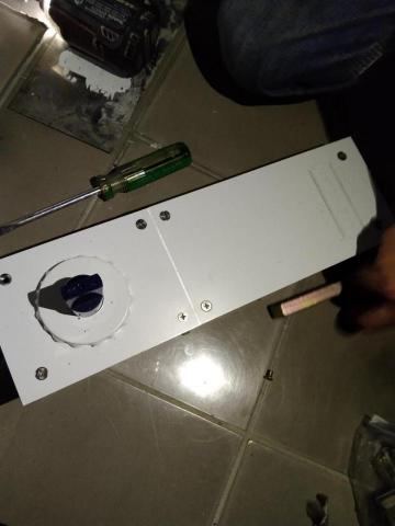 清文有限公司 - 百貨公司夜間維修地鉸鏈