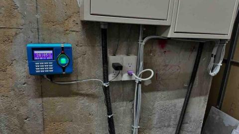 靖新有限公司 - 指紋考勤機安裝及線路整理