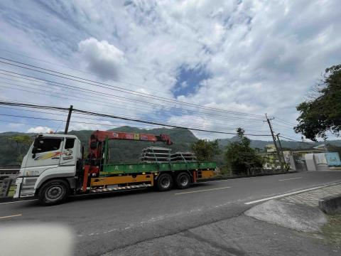 晨鶴吊車起重工程行 -  晨鶴吊車起重工程行 -