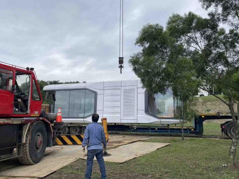 鴻鼎實業社 - 太空艙基座固定及吊掛安裝