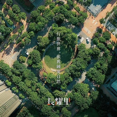 Shawn/ 品牌行銷.廣告企劃.CIS設計.社群文案 - FB產品銷售廣告設計