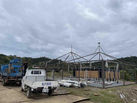 鴻鼎實業社 - 露營區餐廳骨架基礎安裝吊掛