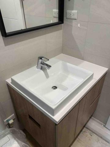 鍾采 - 項目：衛浴-上放盆
石材：1.2cm（厚度） 賽麗石 CS-601