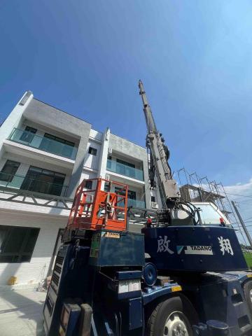 啟翔起重工程行 - 採光罩安裝