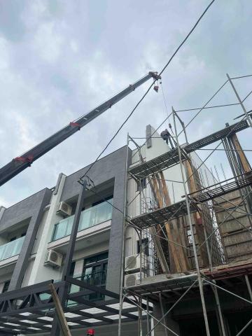 啟翔起重工程行 - 採光罩安裝