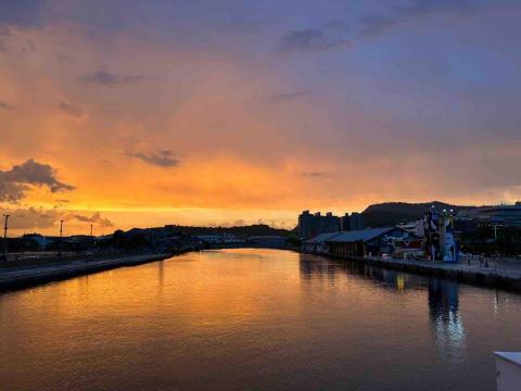 大周小包車 - 大鵬灣夕陽