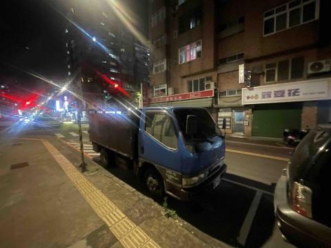 賀運專業搬運、搬家 - 3.5貨車 賀運專業搬運、搬家 - 3.5貨車