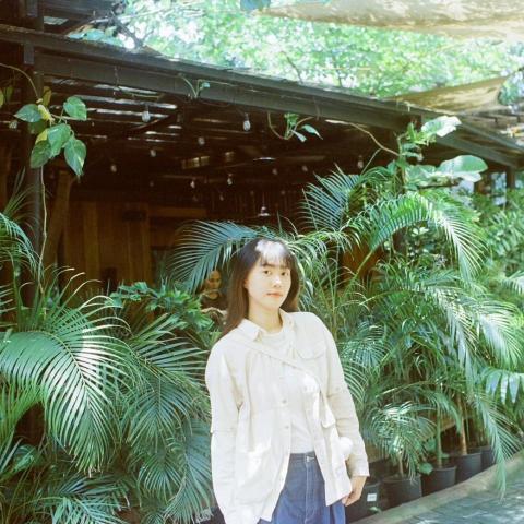 提供睫毛夾用法服務的專家Ivy Chen