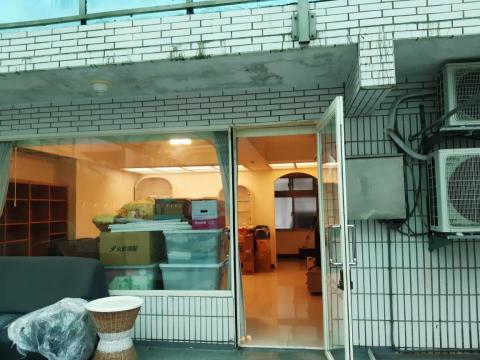 御皇實業工程行 - 全室清潔，玻璃清洗。