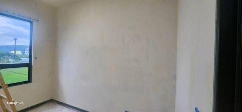 秝研油漆 防水工程 - 新竹縣竹北市，社區：蔚藍雅筑，全室虹牌乳膠漆（百合白）不含天花板+除霉+防水+浴室矽立康，施工中