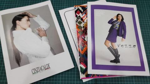 石文君 - 廣色域商品目錄，洋紅，青綠，紫，千格紋，色彩鮮豔不失真。