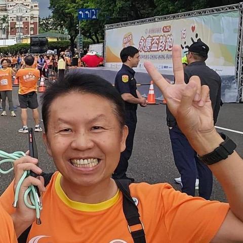 提供賺錢ptt服務的專家莊錦鏜